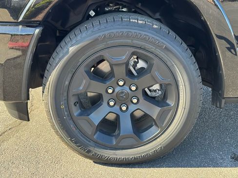 Used 2025 RAM 1500 Big Horn AWD/4WD image 11