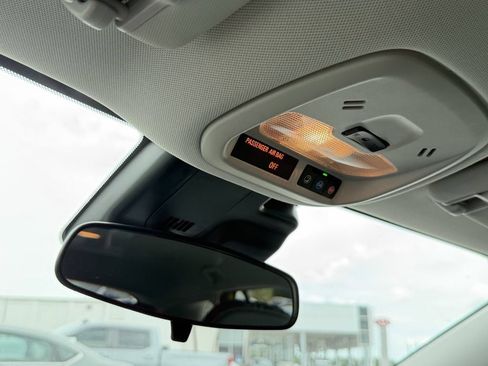 Used 2025 Chevrolet Trax ACTIV FWD image 33