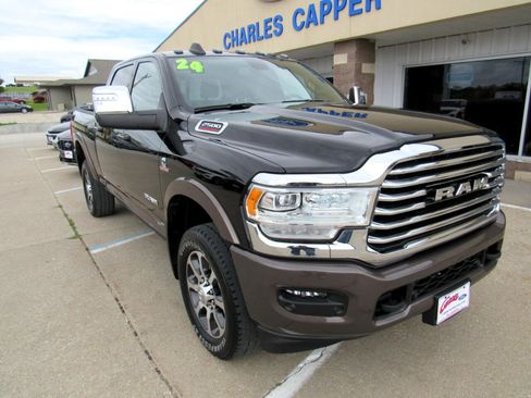 Used 2024 RAM 2500 Limited image 3