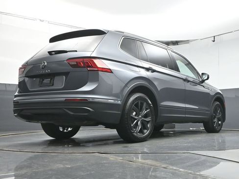 Used 2024 Volkswagen Tiguan SE FWD image 40