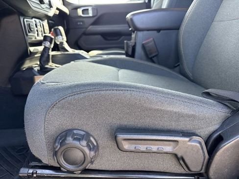 Used 2024 Jeep Wrangler Unlimited Sahara AWD/4WD image 14