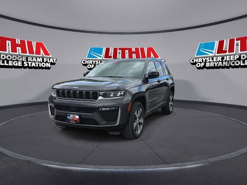 New 2026 Jeep Grand Cherokee Limited AWD/4WD image 3