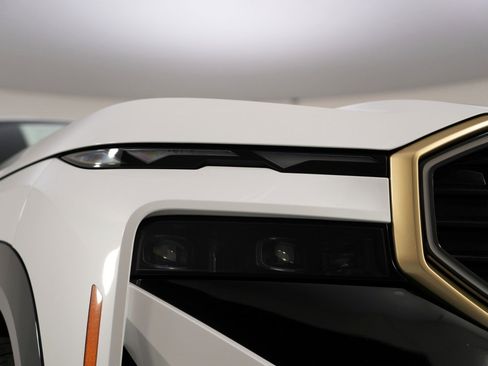 Used 2024 BMW XM image 64