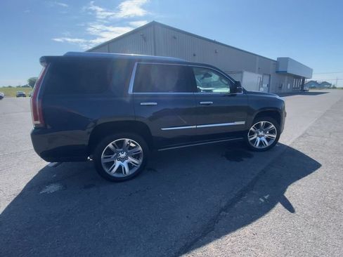 Certified 2020 Cadillac Escalade Premium Luxury AWD/4WD image 9