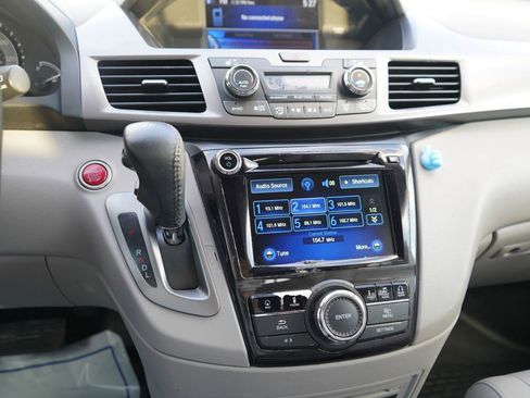 Used 2015 Honda Odyssey Touring image 12
