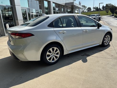 Used 2025 Toyota Corolla LE FWD image 6