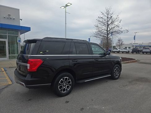 Used 2023 Ford Expedition XLT image 7