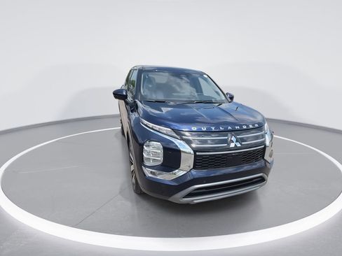New 2025 Mitsubishi Outlander SE image 3