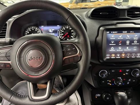 Used 2022 Jeep Renegade Limited AWD/4WD image 17