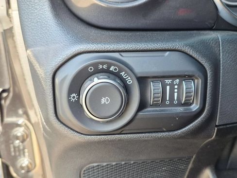 Used 2021 Jeep Wrangler Unlimited Rubicon AWD/4WD image 21