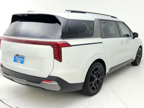 Used 2025 Kia Carnival SX Prestige image 6