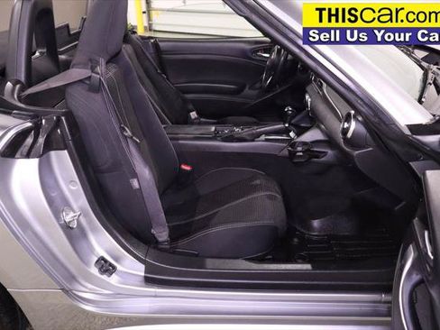 Used 2017 FIAT 124 Spider Classica RWD image 26