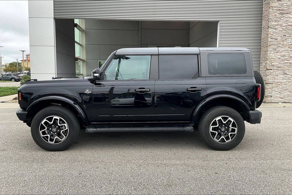 Used 2024 Ford Bronco Outer Banks AWD/4WD image 8