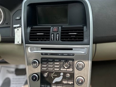 Used 2010 Volvo XC60 T6 image 17