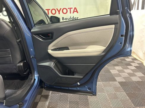 Used 2025 Subaru Forester Premium w/ Convenience Package #1 image 14