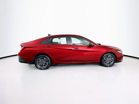 Used 2024 Hyundai Elantra SEL image 10