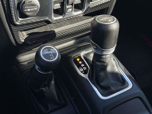 Certified 2023 Jeep Gladiator Sport image 39