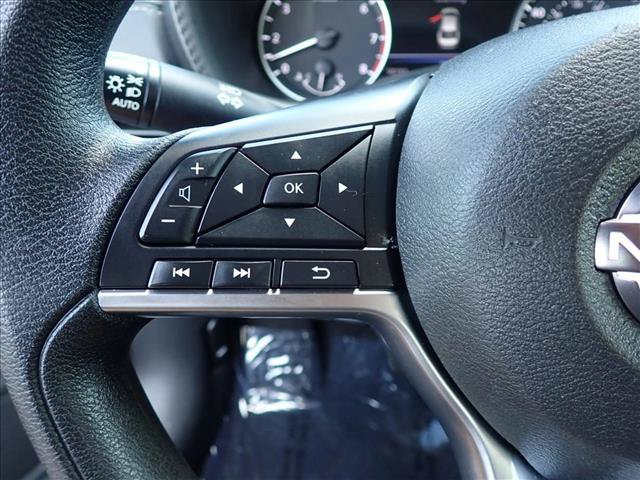 Used 2024 Nissan Sentra SV FWD image 11