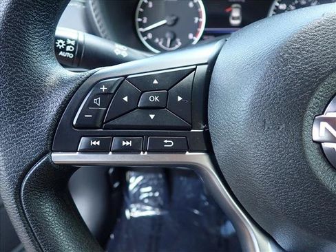 Used 2024 Nissan Sentra SV FWD image 11