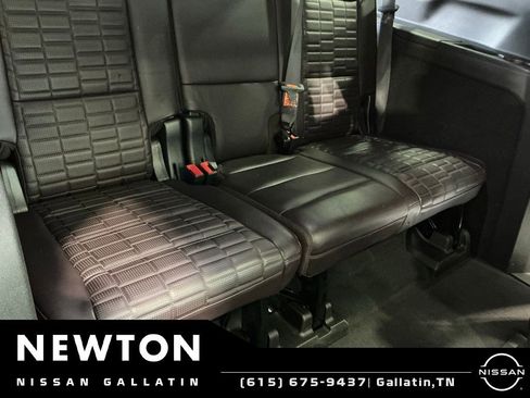Used 2021 Cadillac Escalade ESV Sport Platinum RWD image 23