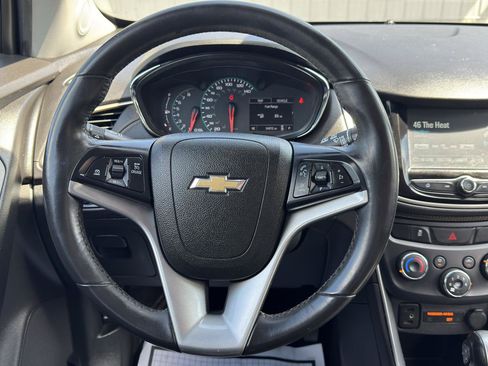 Used 2017 Chevrolet Trax LT w/ Driver Confidence Package AWD/4WD image 14