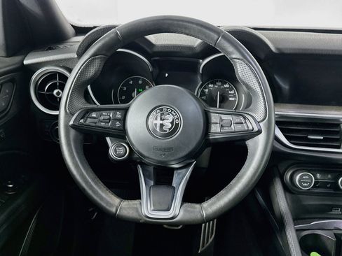 Used 2023 Alfa Romeo Stelvio Ti AWD/4WD image 18