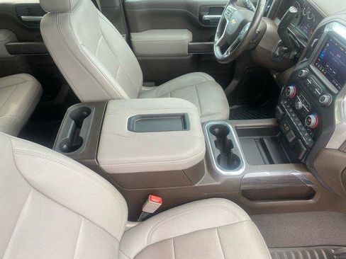 Used 2022 Chevrolet Silverado 2500 LTZ w/ LTZ Convenience Package image 32