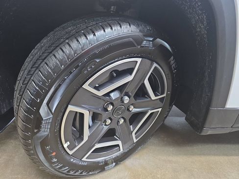 New 2026 Jeep Cherokee Laredo AWD/4WD image 34