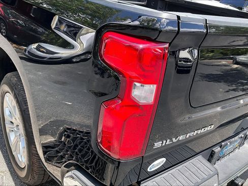 Used 2024 Chevrolet Silverado 1500 LTZ AWD/4WD image 28