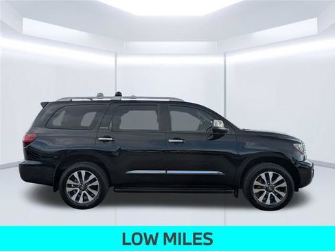 Used 2022 Toyota Sequoia Limited RWD image 8