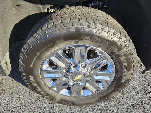 Used 2024 Chevrolet Silverado 2500 High Country w/ High Country Premium Package image 18