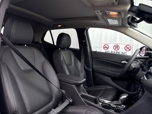 Used 2023 Buick Encore GX Essence w/ Experience Buick Package image 23