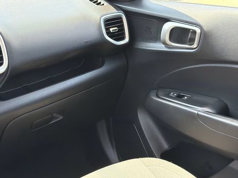 Used 2026 Hyundai Venue SEL FWD image 15
