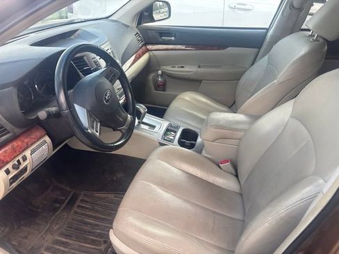 Used 2012 Subaru Outback 2.5i Limited AWD/4WD image 3