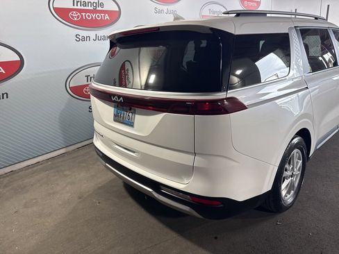 Used 2022 Kia Carnival LX image 17