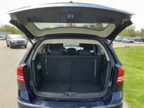 Used 2020 Dodge Journey SE w/ SE Popular Equipment Group FWD image 12
