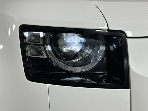 Used 2025 Land Rover Defender 110 S AWD/4WD image 9