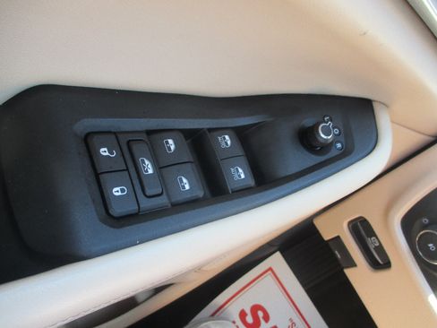 Used 2023 Jeep Grand Cherokee Limited AWD/4WD image 15