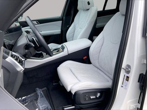 Used 2025 BMW X5 sDrive40i w/ Premium Package RWD image 8