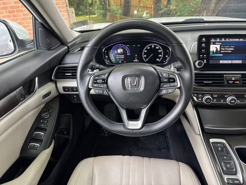 Used 2019 Honda Accord Touring image 17