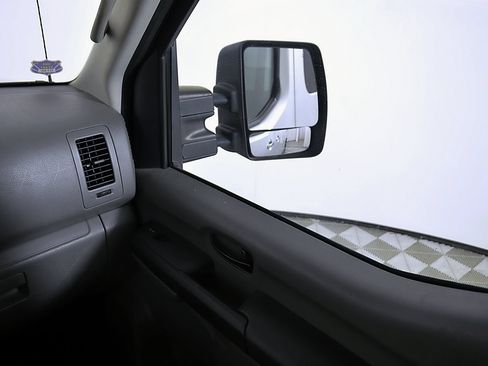Used 2017 Nissan NV 3500 SL RWD image 27