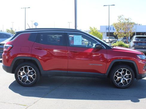 Used 2025 Jeep Compass Limited AWD/4WD image 6
