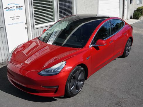 Used 2018 Tesla Model 3 Mid Range RWD image 3
