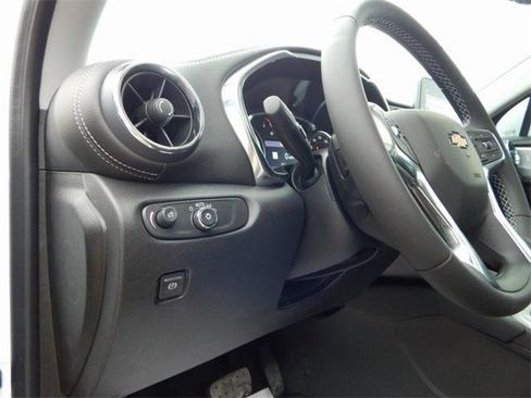 New 2026 Chevrolet Blazer LT w/ LPO, Black Sport Package image 17