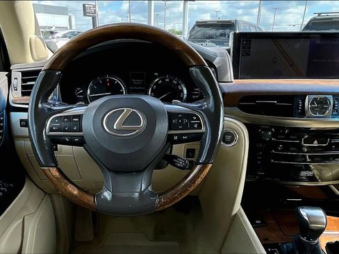 Used 2017 Lexus LX 570 4WD w/ Luxury Package image 6