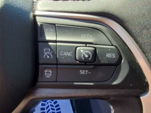 New 2024 Jeep Grand Cherokee Limited 4xe w/ Luxury Tech Group II image 34