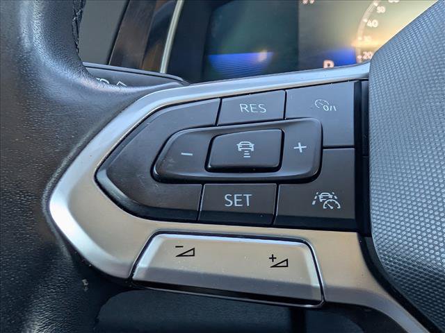 Used 2022 Volkswagen Jetta SE w/ Panoramic Sunroof Package FWD image 16