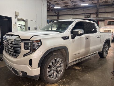 Used 2022 GMC Sierra 1500 Denali w/ Denali Reserve Package image 1