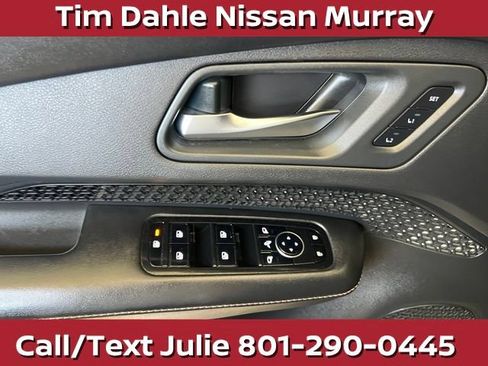 Used 2023 Nissan Ariya AWD image 22