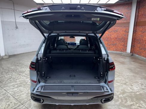 New 2026 BMW X7 xDrive40i w/ Executive Package image 28
